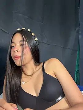 แชท XXX สดของ Milleradhara24