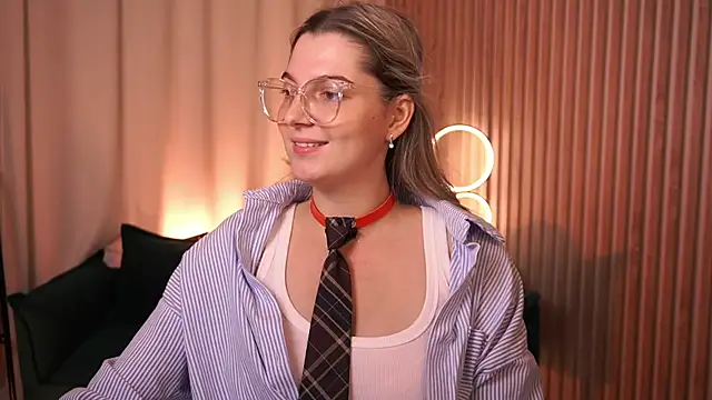 Chat +18 de LucreciaStorm ao vivo