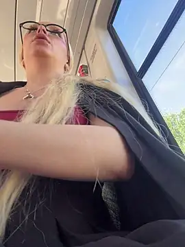 Elfi_InPublic লাইভ XXX চ্যাট