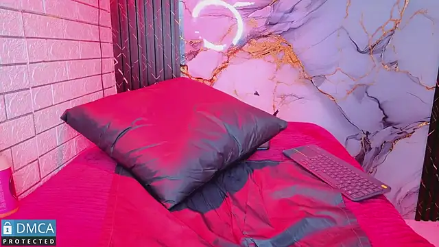 MaeveKuro Chat XXX live