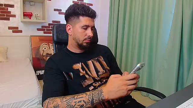 LoganStroud's Live XXX Chat
