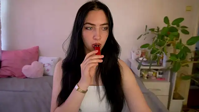 WildKittenX_'s Live XXX Chat