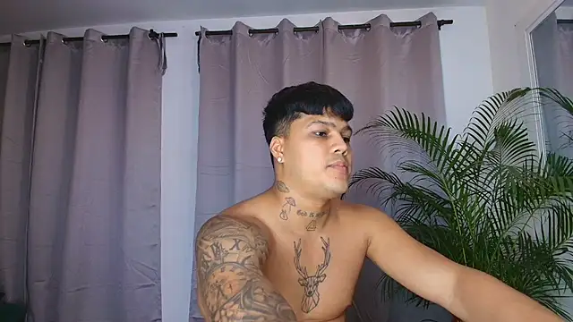 Rey_steele live XXX chat