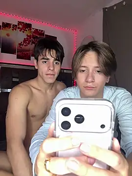Alex_and_Fabian Adlı Modelin Canlı XXX Sohbeti