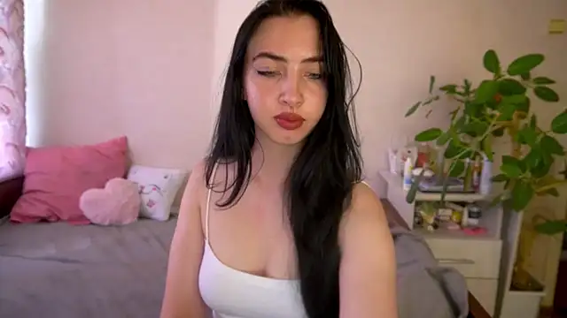 WildKittenX_'s Live XXX Chat