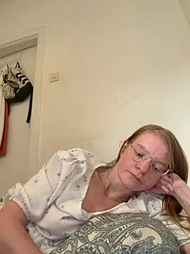 jannis1992 Adlı Modelin Canlı XXX Sohbeti