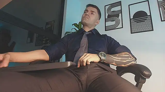 ALPHA_DOMINUS_ Show in webcam