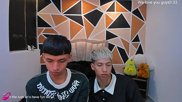 Chat +18 de Juan_Nd_Steven ao vivo