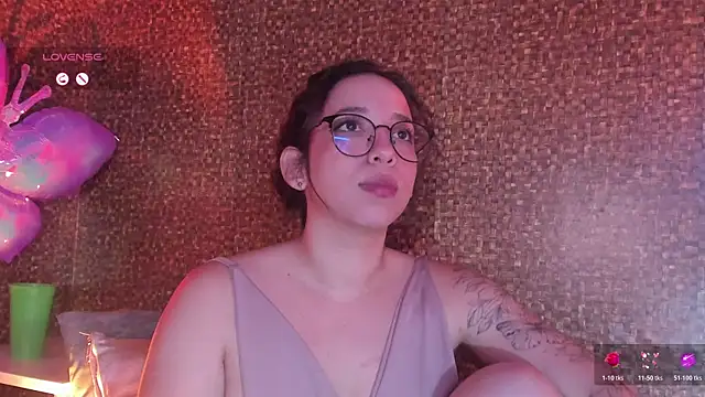 Apartment28 live XXX chat