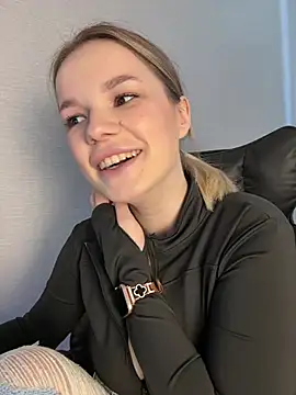 KimEvanss Adlı Modelin Canlı XXX Sohbeti