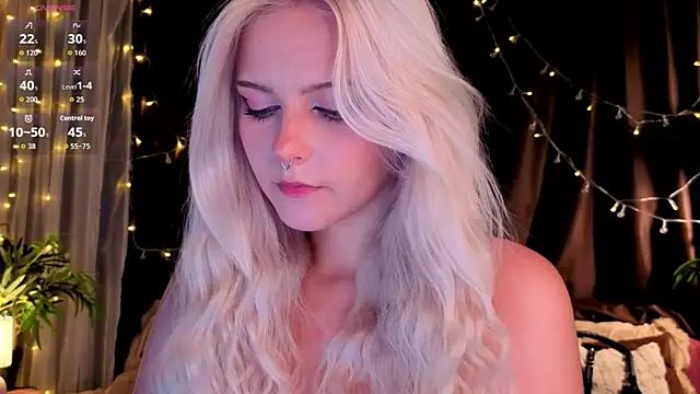 ShyniAlice Chat XXX in diretta