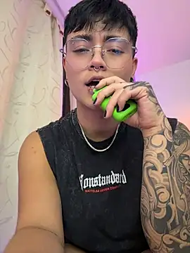 Chriss_gomez2 Adlı Modelin Canlı XXX Sohbeti