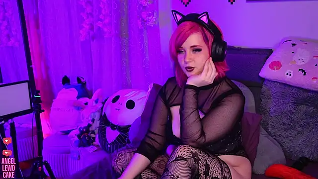 Онлайн чат XXX Angel-Lewd-Cake