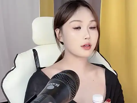 xiaolaopo8's Live Chat Room