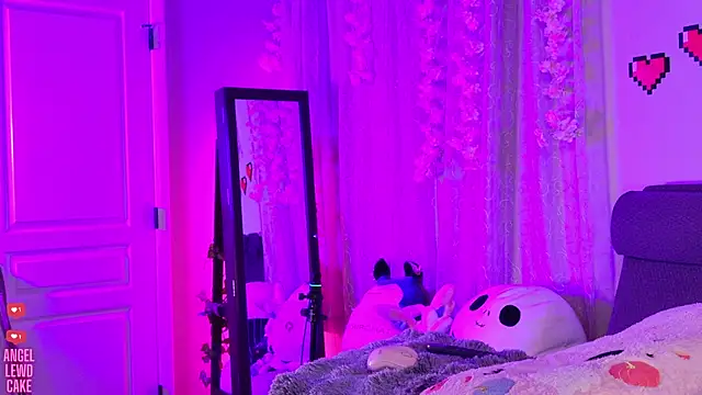 Chatroom XXX en direct de Angel-Lewd-Cake