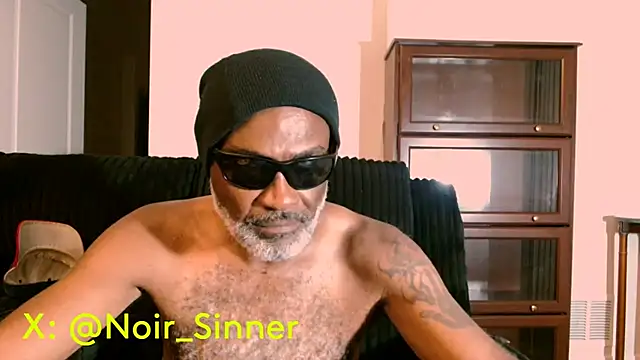 צ'אט XXX בשידור חי של sinnernoir