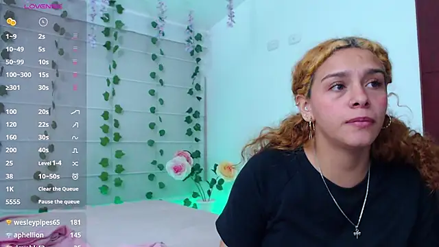 دردشة Sarabubbie الجنسية المباشرة