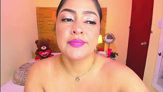 Julia_Haye Adlı Modelin Canlı XXX Sohbeti