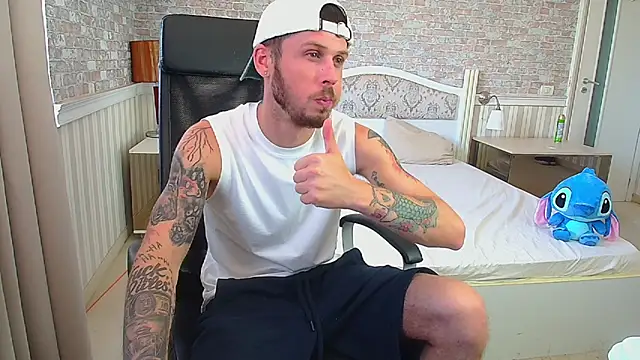 Онлайн чат XXX JonahShaw