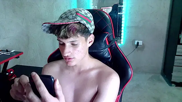 Pablito_Junior11n Live XXX chat