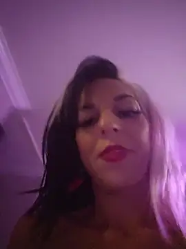 lil_jiggly Adlı Modelin Canlı XXX Sohbeti