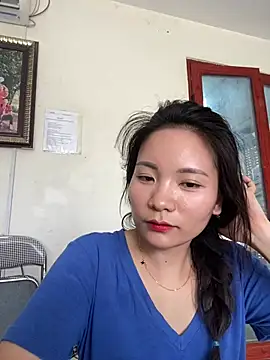 Charming-girl-'s Live XXX Chat