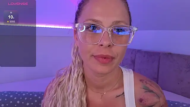 BluEyesKate Live XXX-chat