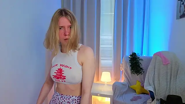 MilanaRayy élő XXX-chatje