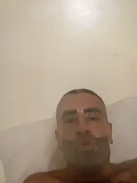 LA_guy_host live XXX chat