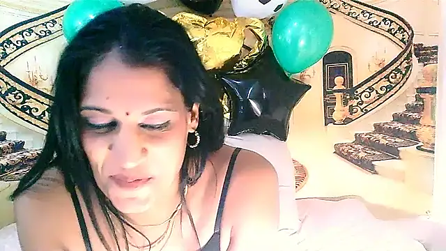 Chat XXX en directo de IndianSexcSmyle