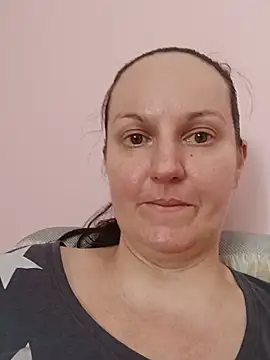 Chat XXX en directo de BustyLadyAlma