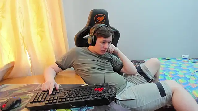 iliaskrislove Chat XXX live