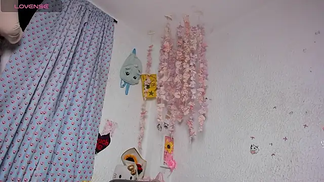 Kuutar Adlı Modelin Canlı XXX Sohbeti