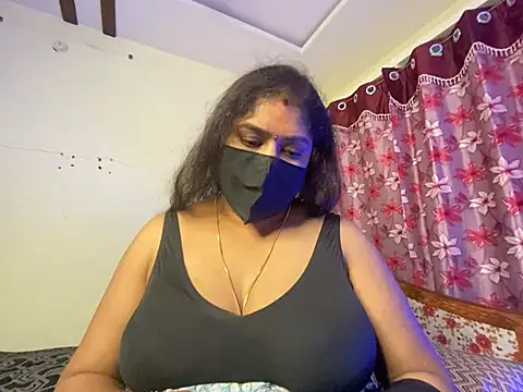 LouleyRani_'s Live XXX Chat