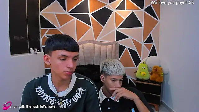 Chat +18 de Juan_Nd_Steven ao vivo