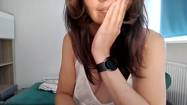 Ella_Next_Door webcam show