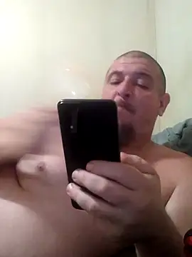 david799179 Show in webcam