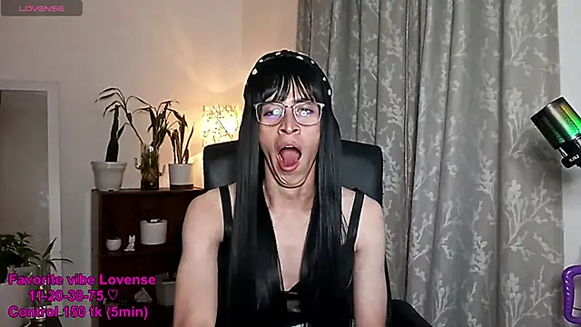 Andy_Roses live XXX chat