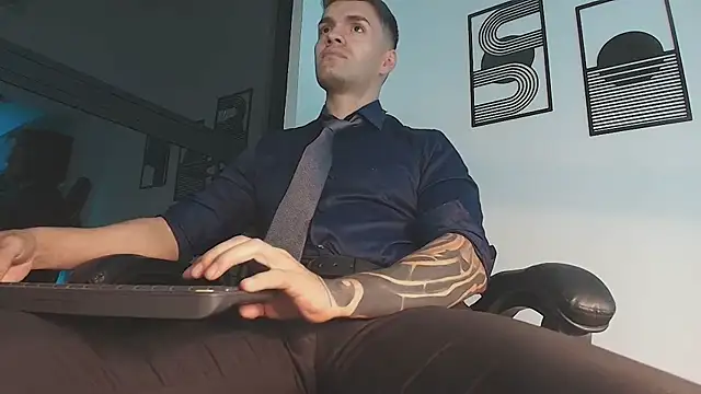 ALPHA_DOMINUS_: онлайн-секс-чат
