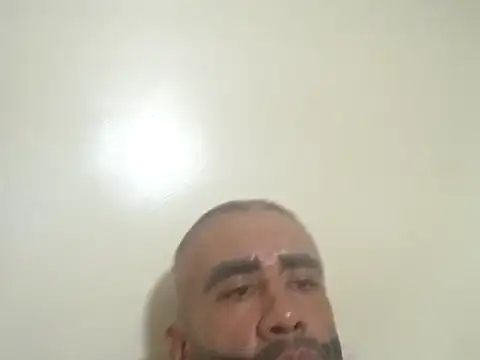 LA_guy_host live XXX chat
