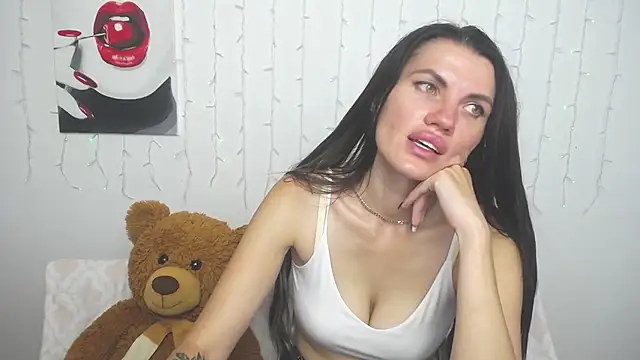 MilaLoona's Live XXX Chat