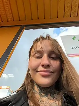 Chat +18 de KishaMur ao vivo
