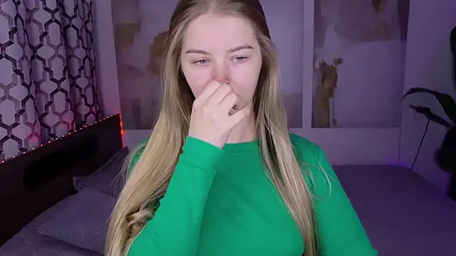 SirenaDoll live XXX chat