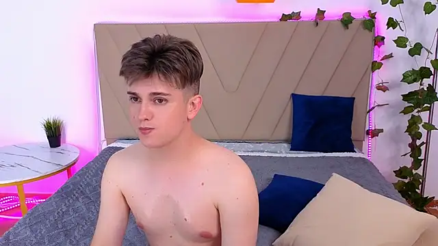 Miless_Cooper Chat XXX live