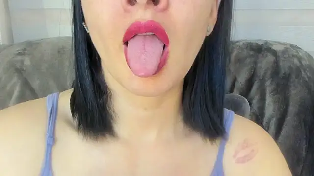 queen_fetish Adlı Modelin Canlı XXX Sohbeti