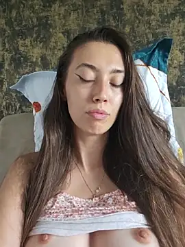 VirginPussySquirt Adlı Modelin Web Kamerası Şovu