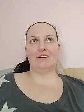 BustyLadyAlma: онлайн-секс-чат
