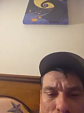 twistafatpipe's Live XXX Chat