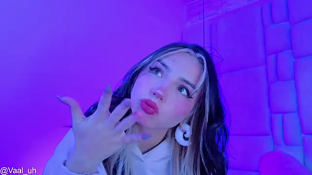 XXX chat uživo modela Valuh_Blake