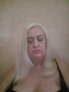 Julia20X's Live XXX Chat